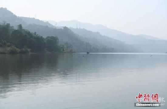 資料圖：三峽蓄水現(xiàn)平湖美景。陳超 攝