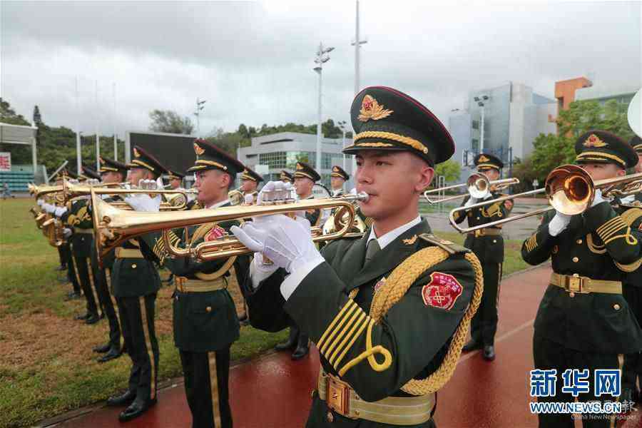 （圖文互動）（3）解放軍駐港部隊舉行“八一”升國旗儀式