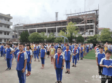 新邵縣消防救援大隊與嚴(yán)塘鎮(zhèn)中心小學(xué)開展消防安全培訓(xùn)