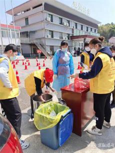 長沙縣果園鎮(zhèn)：愛心地菜雞蛋慰問防疫一線