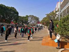 新灣鎮(zhèn)小學舉行“勿忘國恥，圓夢中華”國家公祭日活動