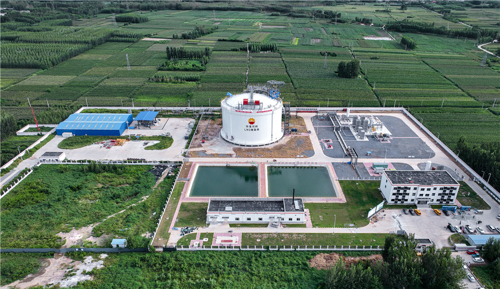 河北河間LNG調(diào)峰儲備庫外景。張良攝