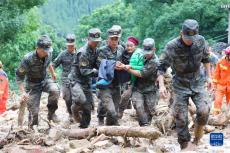 重慶萬州區(qū)長灘鎮(zhèn)出現(xiàn)特大暴雨