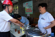 杭州：愛心涼茶攤 盛夏送清涼